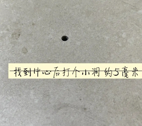 积石山瓷砖空鼓维修公司专业解答在瓷砖铺贴过程中，如果砂料搅拌不均匀，将会带来以下问题
